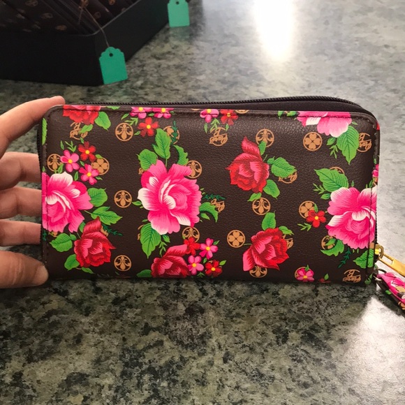 Wallets - Picture 6 of 9